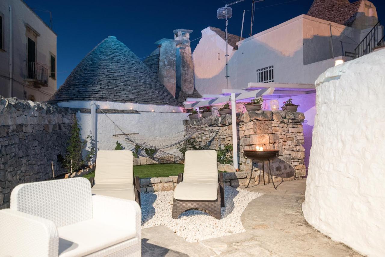 Trulli Holiday Deluxe & Wellness Альберобелло Екстер'єр фото